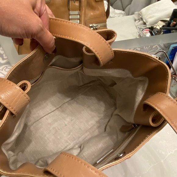 MICHAEL KORS MK LEATHER
SHOUDER BAG - Picture 11 of 13